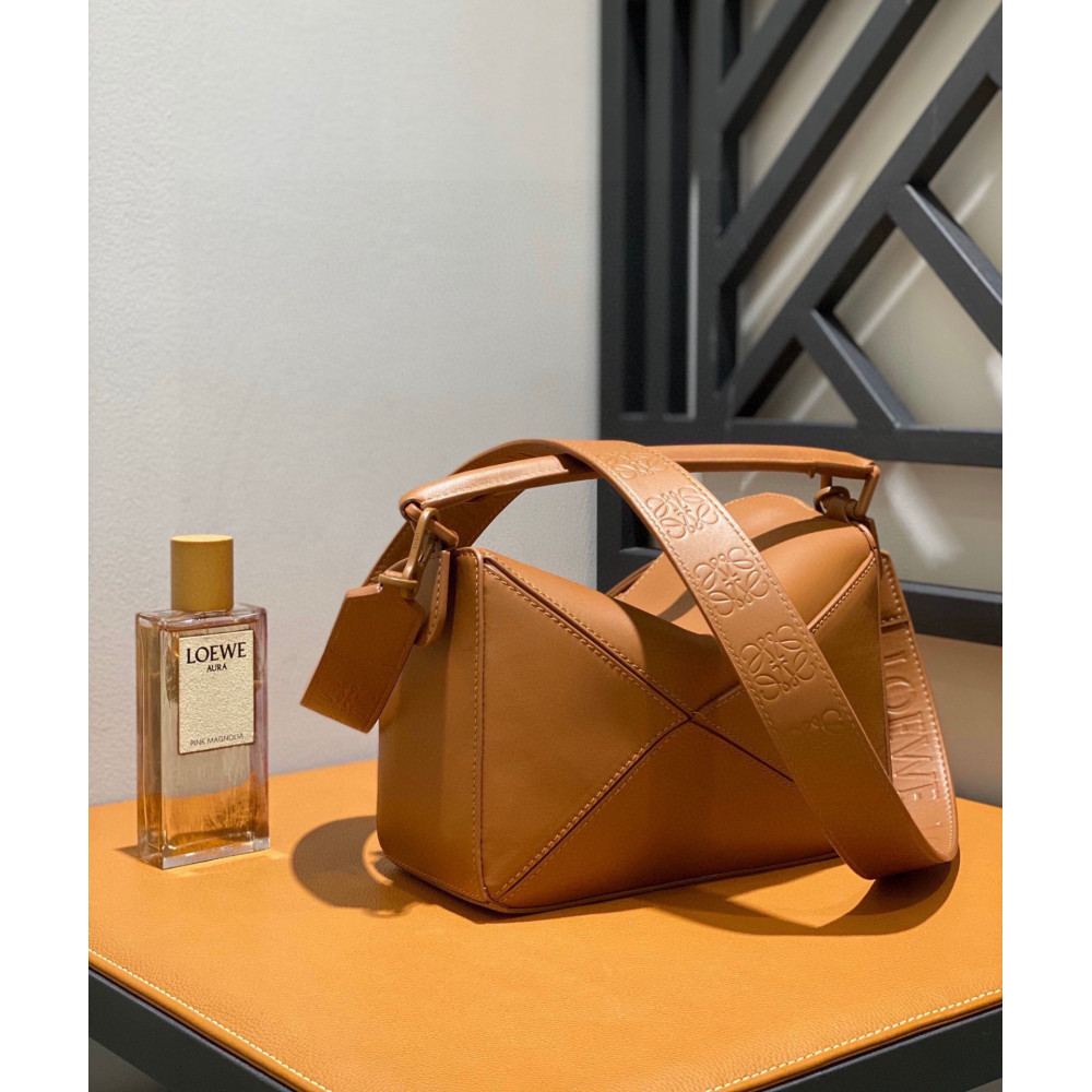 LOEWE Puzzle Wide Strap Bag!