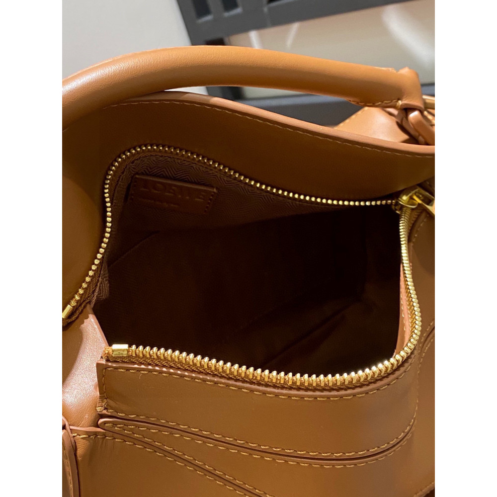 LOEWE Puzzle Wide Strap Bag!