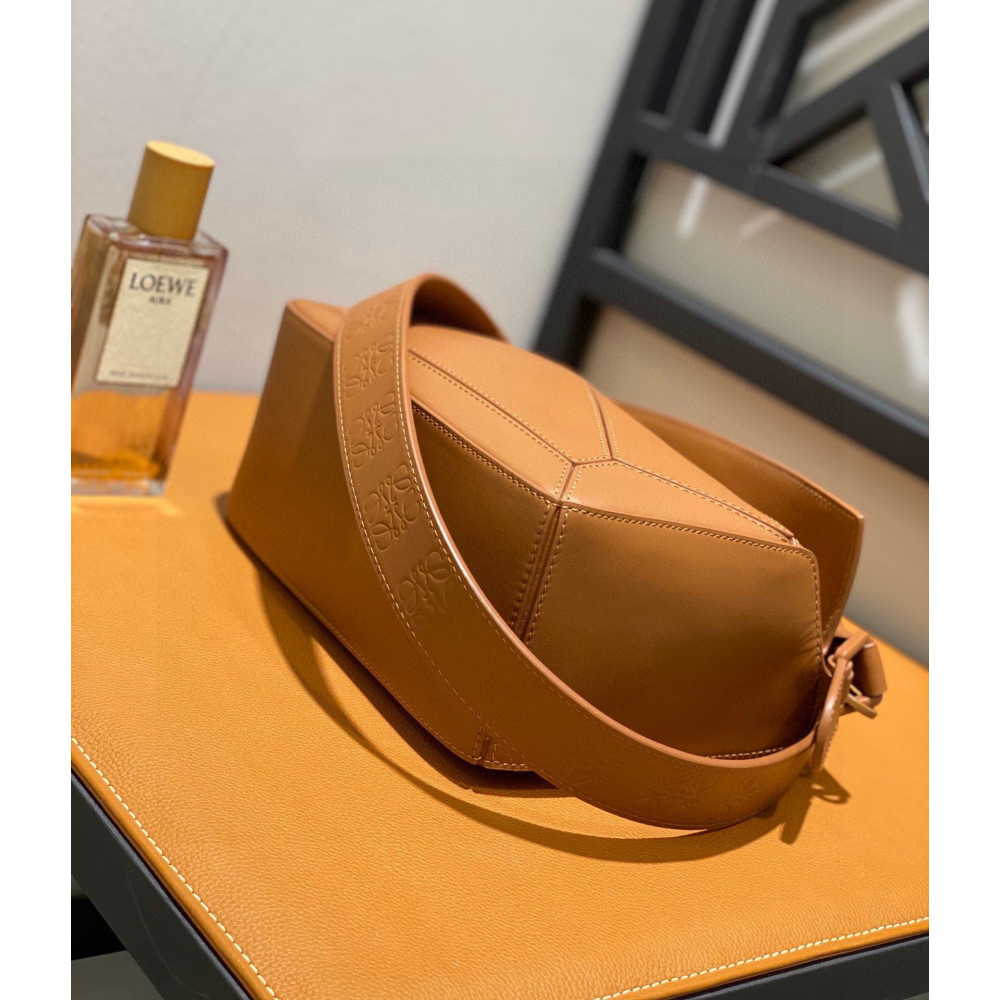 LOEWE Puzzle Wide Strap Bag!