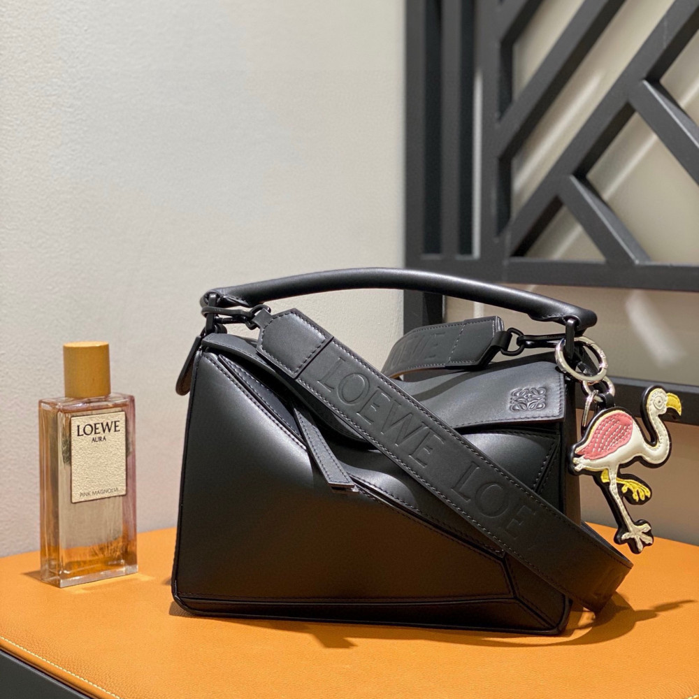 LOEWE Puzzle Wide Strap Bag!