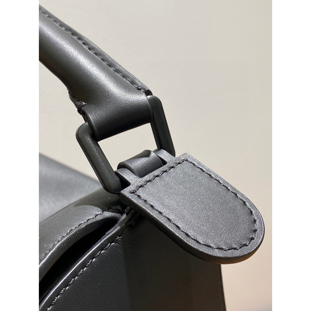 LOEWE Puzzle Wide Strap Bag!