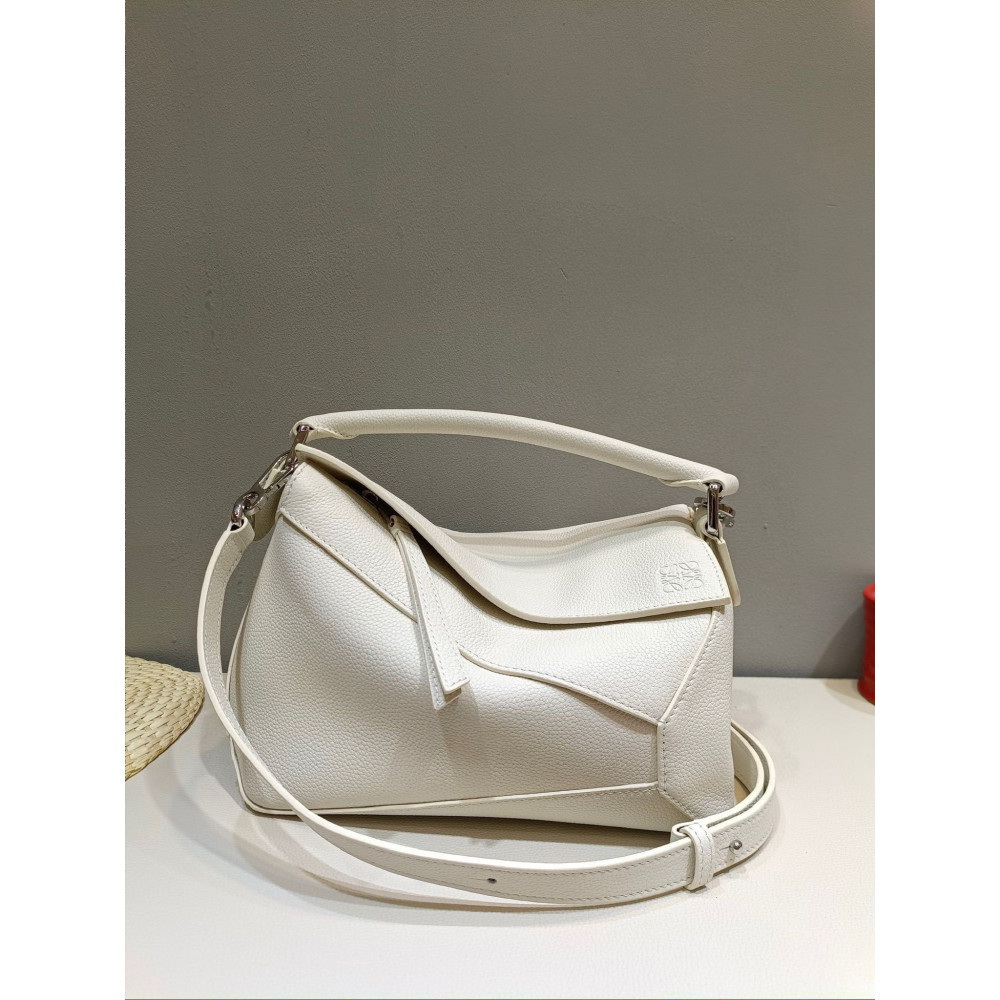 LOEWE New Puzzle Bag – Small Milkshake White!