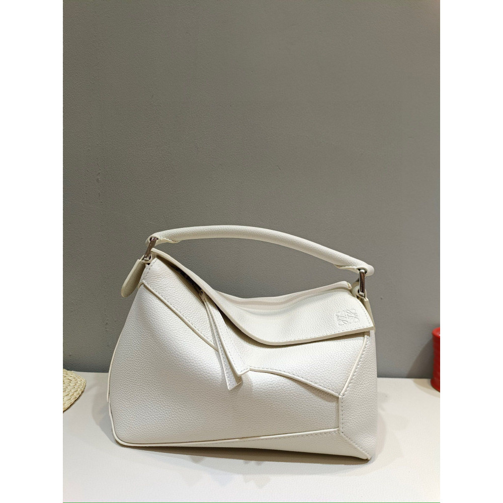 LOEWE New Puzzle Bag – Small Milkshake White!