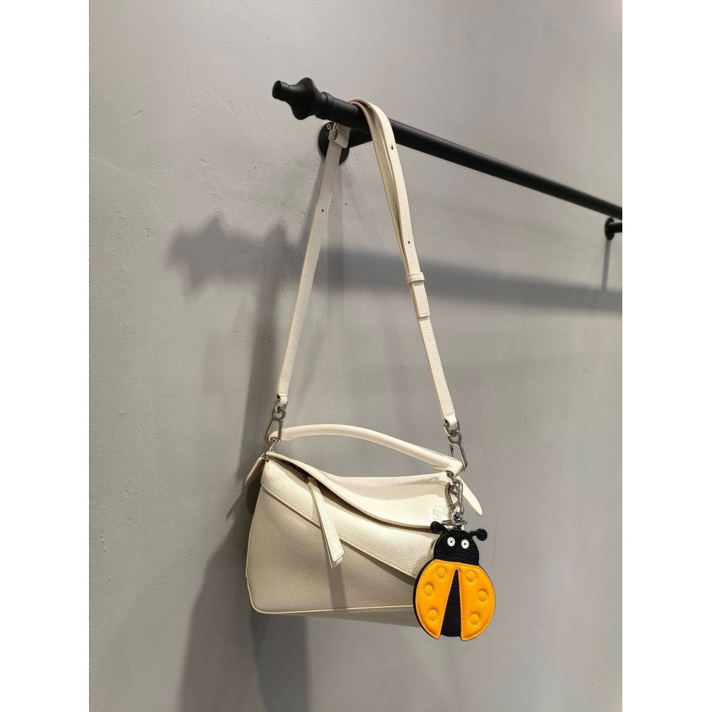 LOEWE New Puzzle Bag – Small Milkshake White!