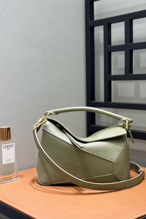 LOEWE New Puzzle Bag – Small Eucalyptus Green!