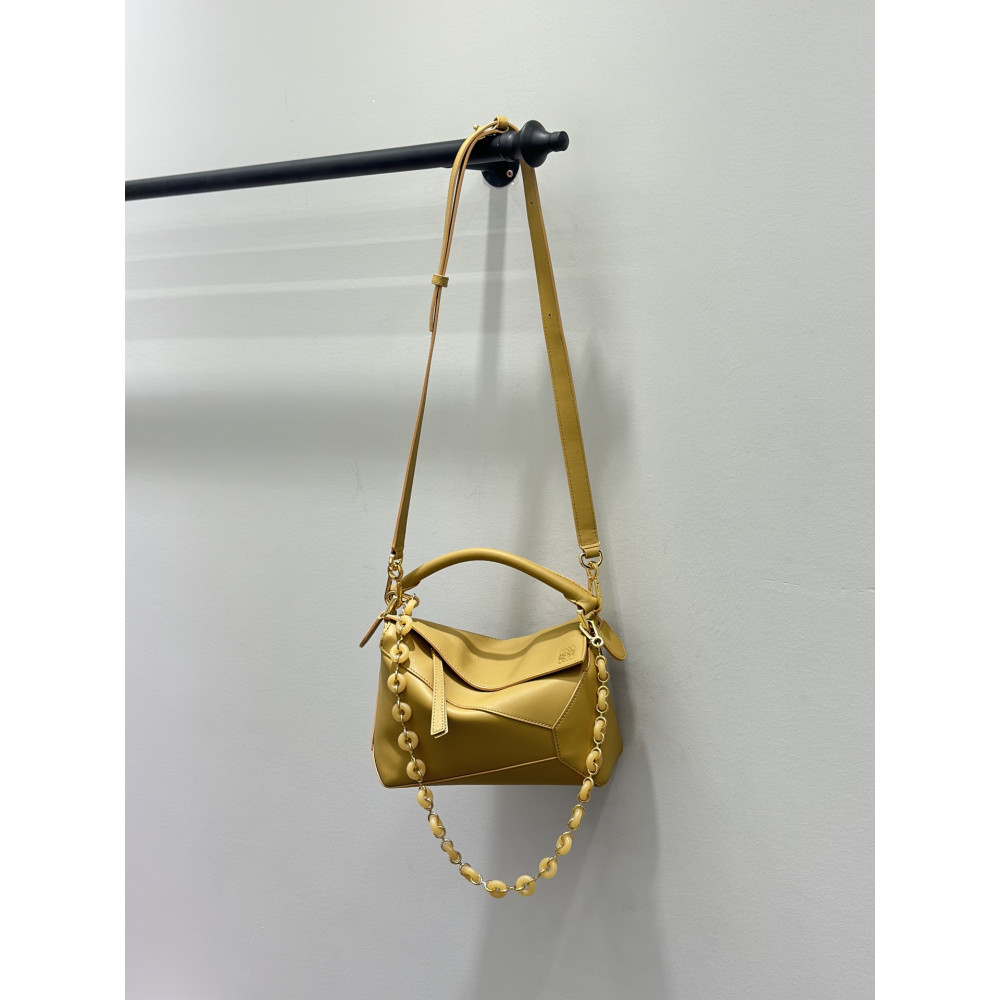 LOEWE New Puzzle Bag – Small Desert Yellow!