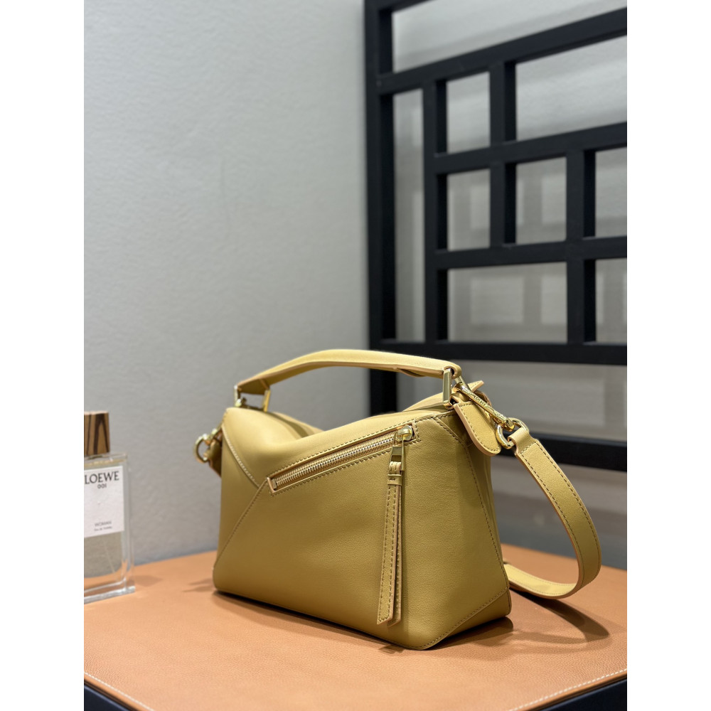 LOEWE New Puzzle Bag – Small Desert Yellow!