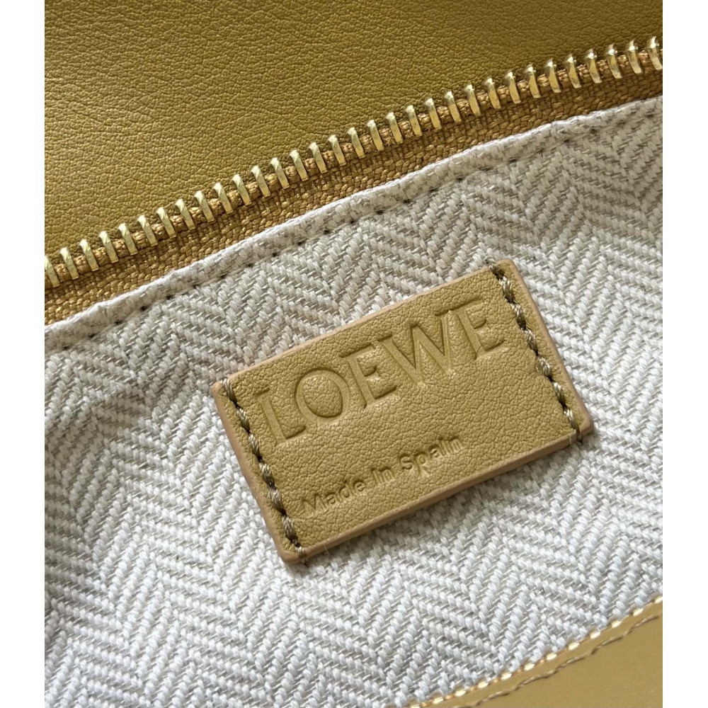 LOEWE New Puzzle Bag – Small Desert Yellow!