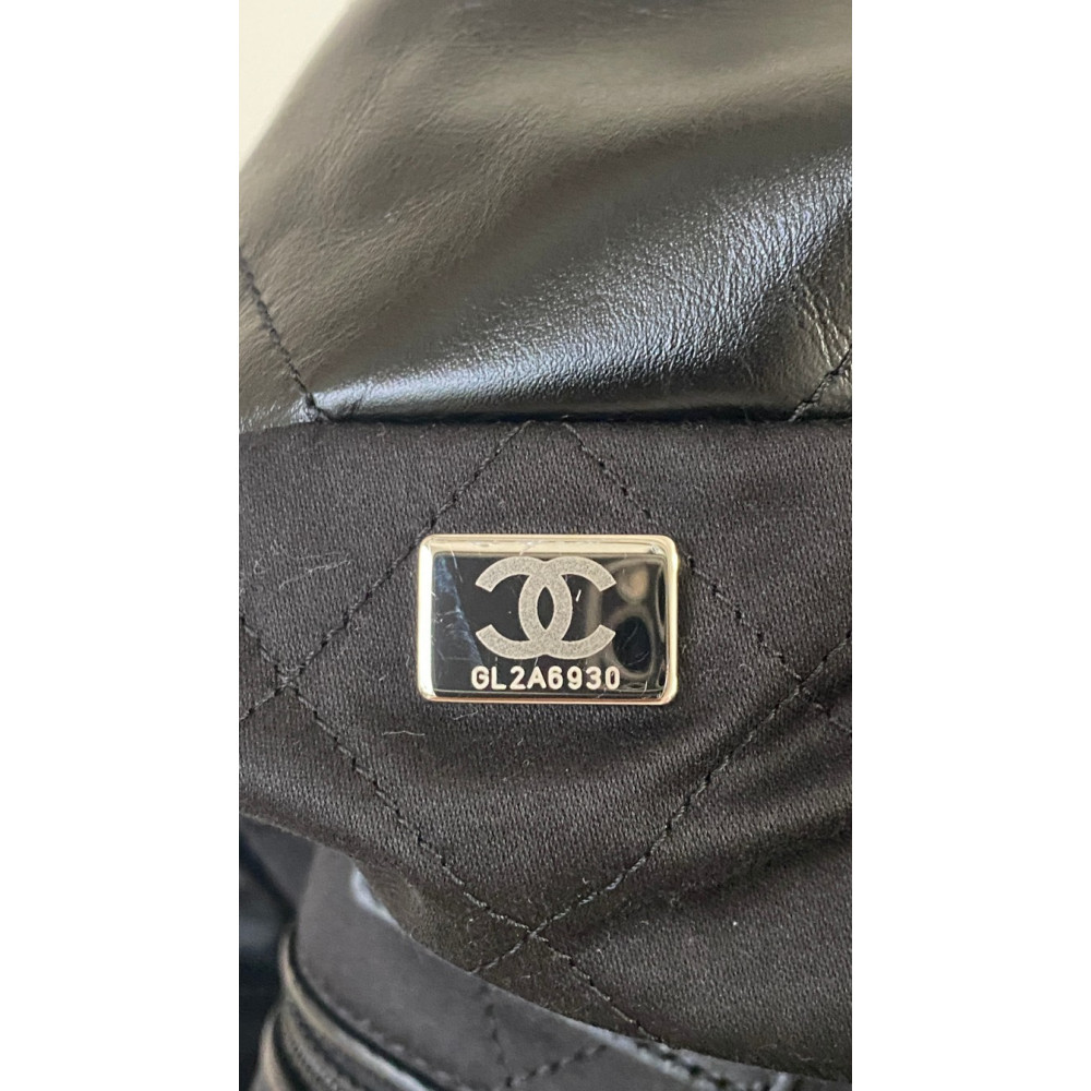 Chanel Solid Black 22 Bag, small size 22 bag shoulder bag 