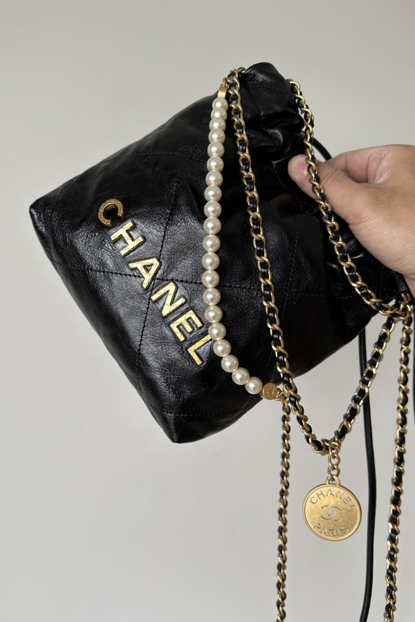 Chanel 23C mini 22Bag, pearl edition! 