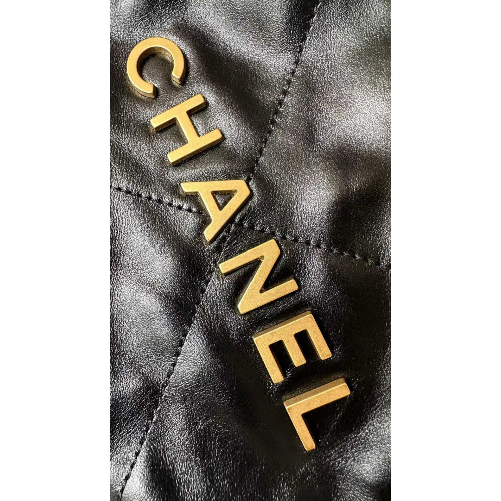 Chanel 23C black mini 22Bag, 
