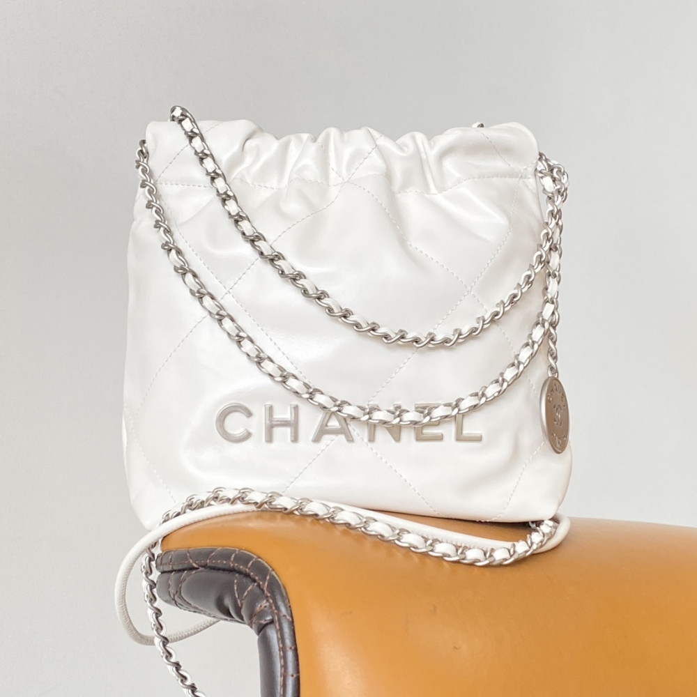 Chanel 23C white mini 22Bag,