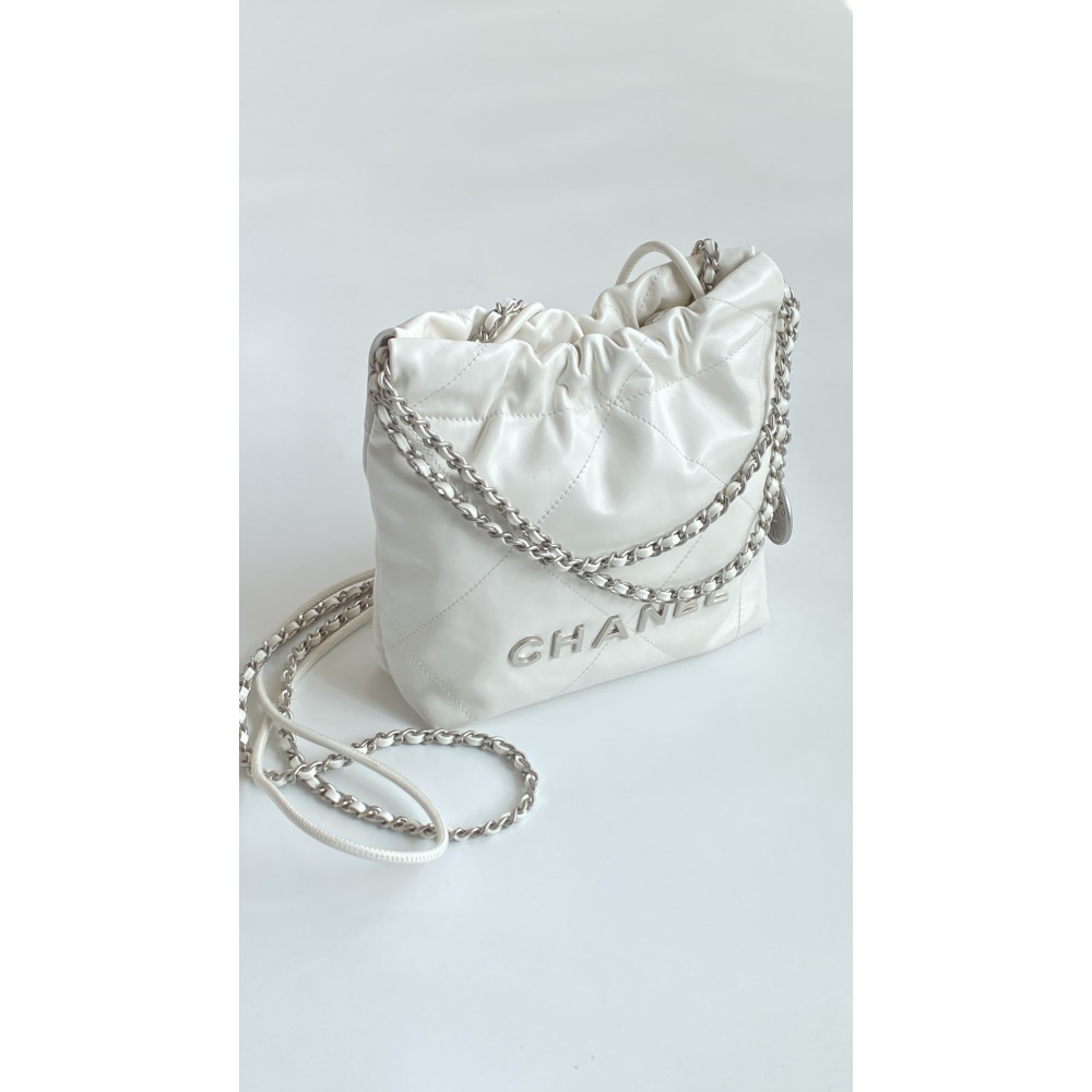 Chanel 23C white mini 22Bag,