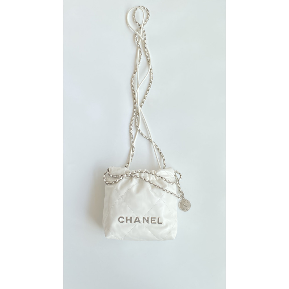 Chanel 23C white mini 22Bag,
