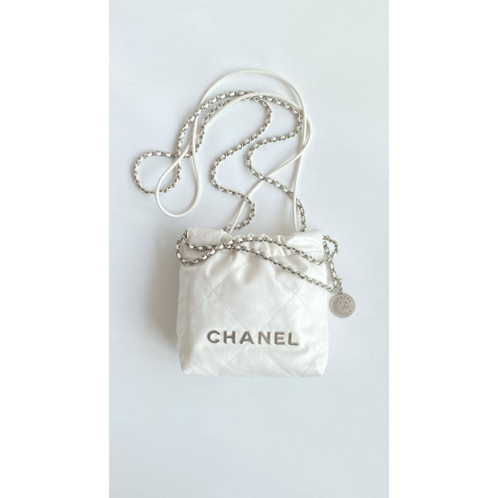 Chanel 23C white mini 22Bag,