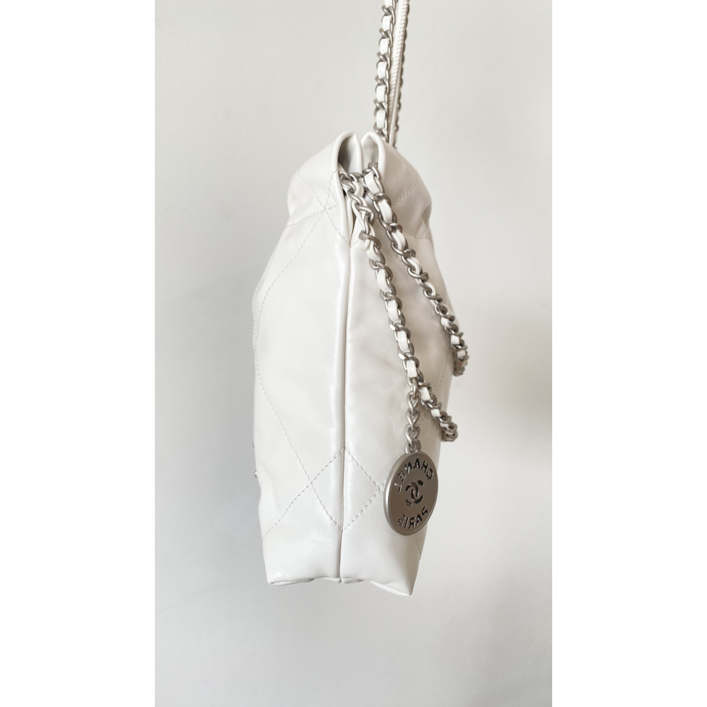 Chanel 23C white mini 22Bag,