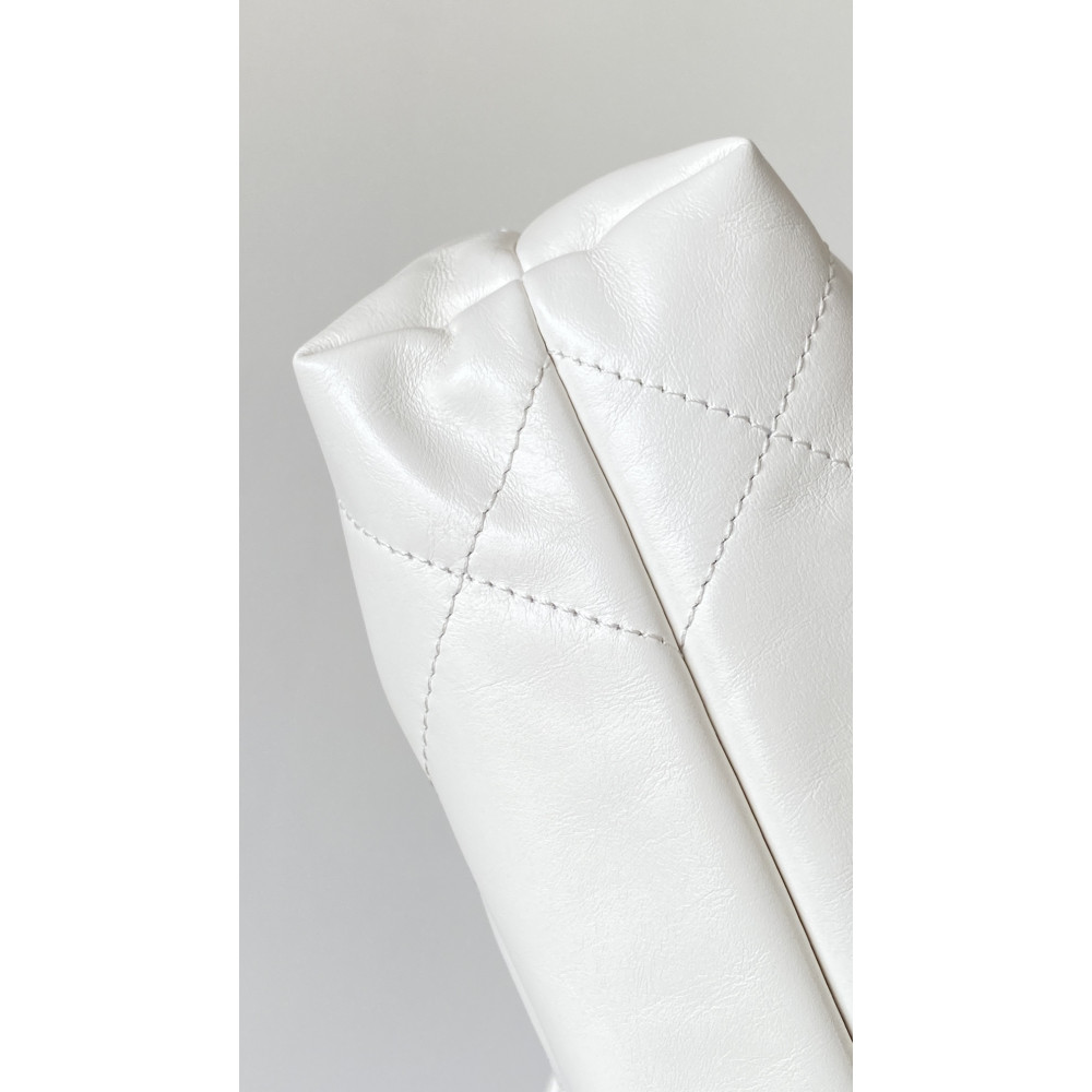 Chanel 23C white mini 22Bag,