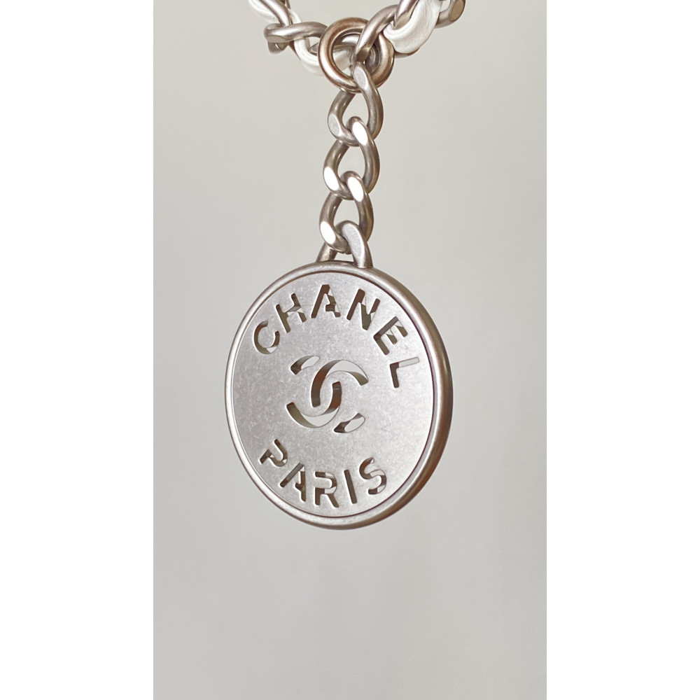 Chanel 23C white mini 22Bag,