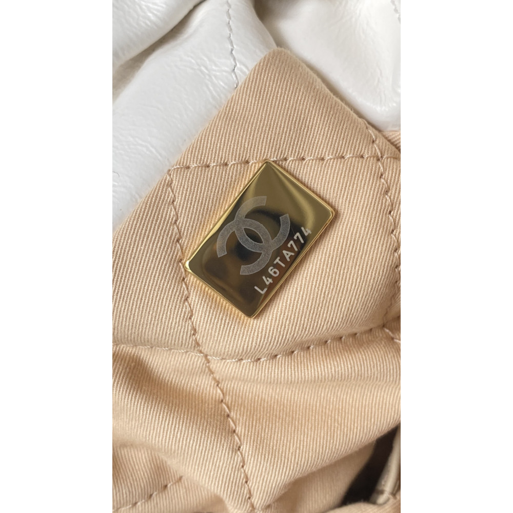 Chanel 23C white mini 22Bag