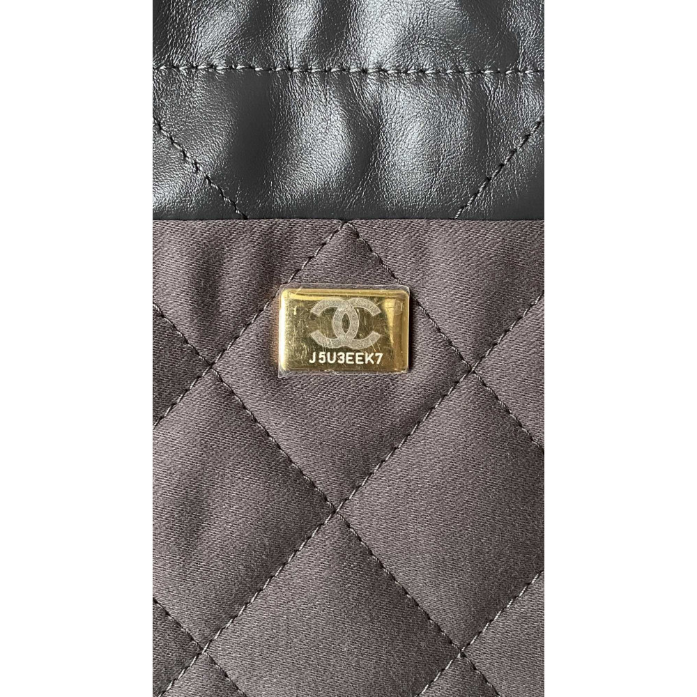 Chanel 23C dark gray mini 22Bag,
