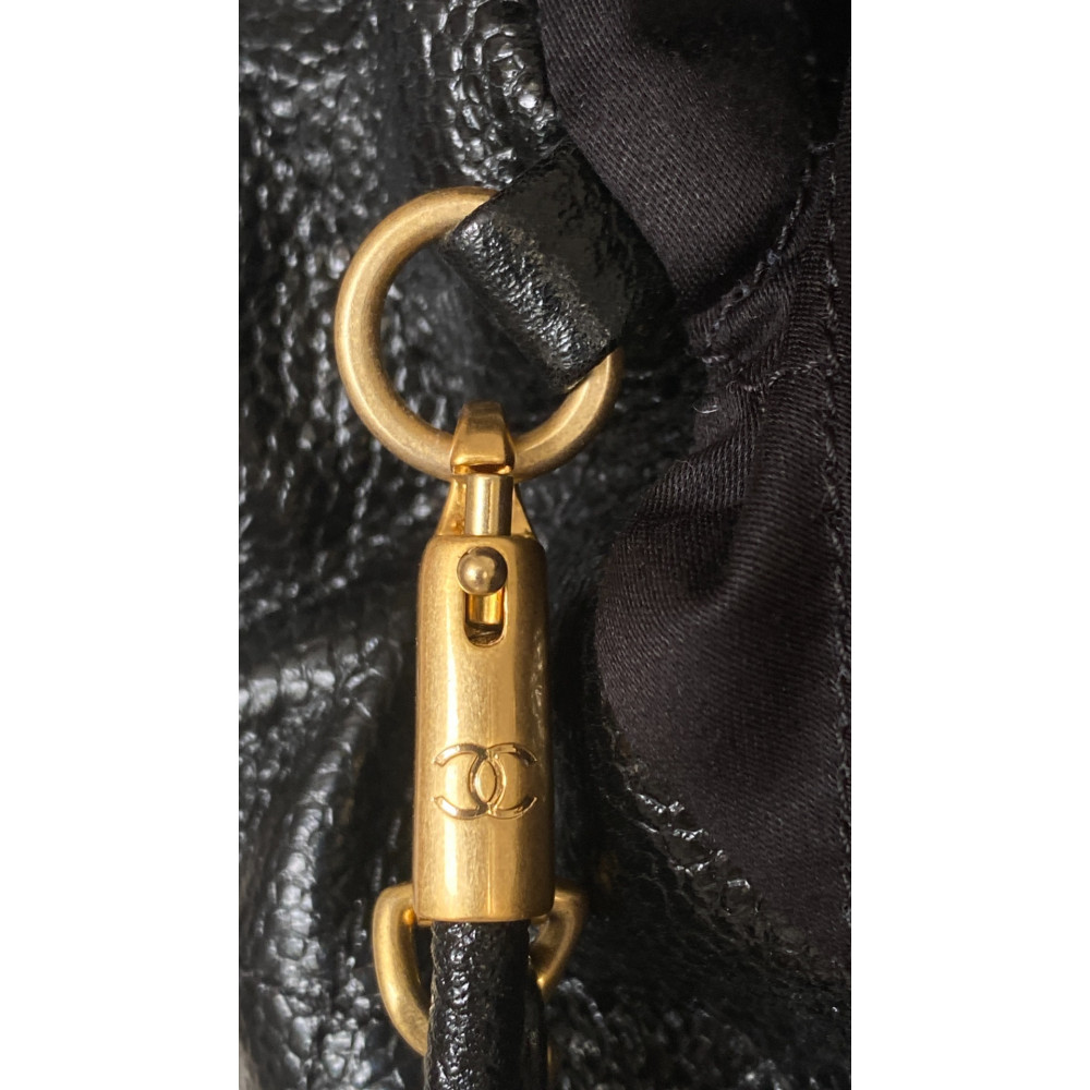 Chanel 23K limited color black mini 22Bag