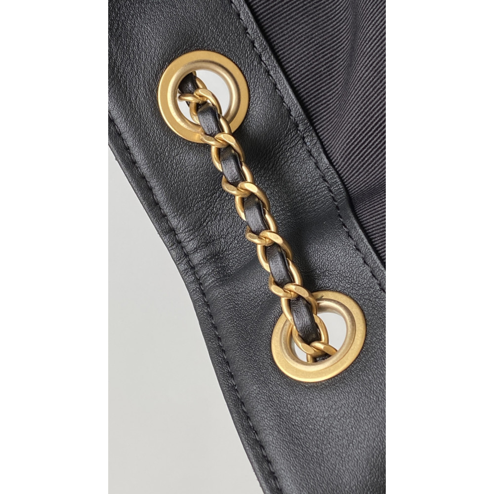 Chanel 25 Bag Medium Hobo Boho Bag!