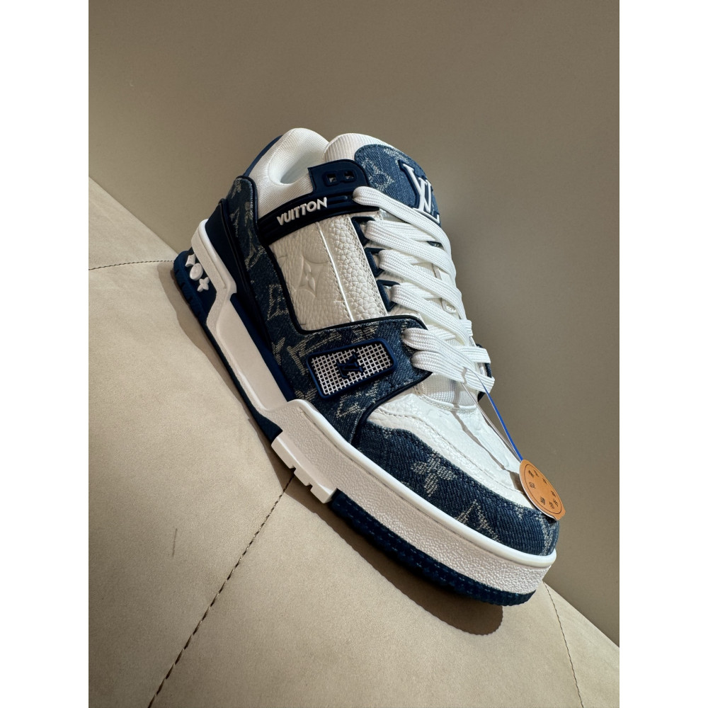 Louis Vuitton Trainer Classic Unisex Sneakers