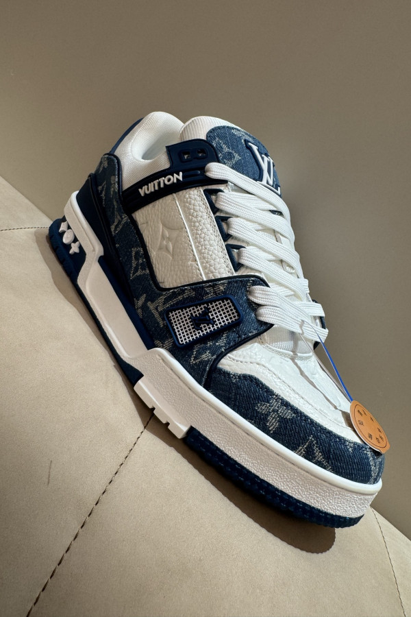 Louis Vuitton Trainer Classic Unisex Sneakers