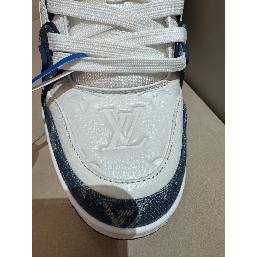 Louis Vuitton Trainer Classic Unisex Sneakers