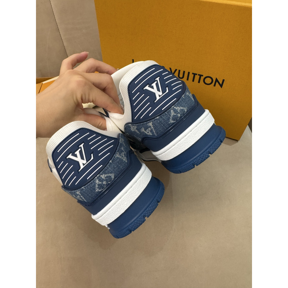 Louis Vuitton Trainer Classic Unisex Sneakers