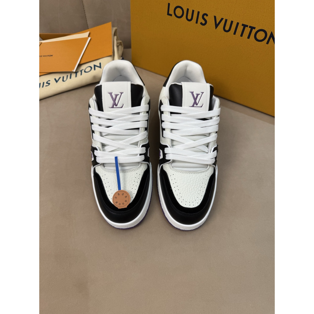 Louis Vuitton Trainer Classic Unisex Sneakers