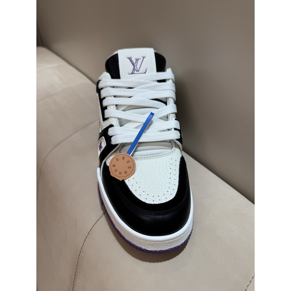 Louis Vuitton Trainer Classic Unisex Sneakers