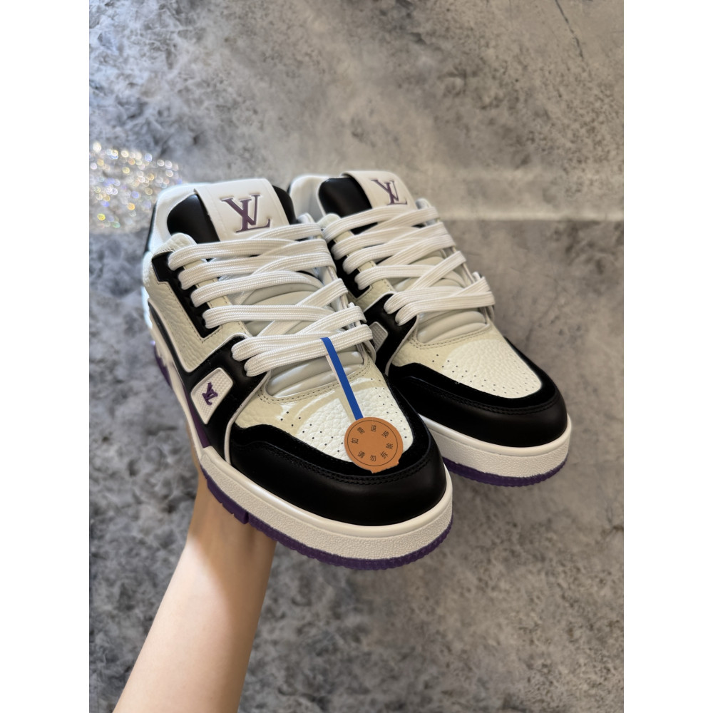 Louis Vuitton Trainer Classic Unisex Sneakers