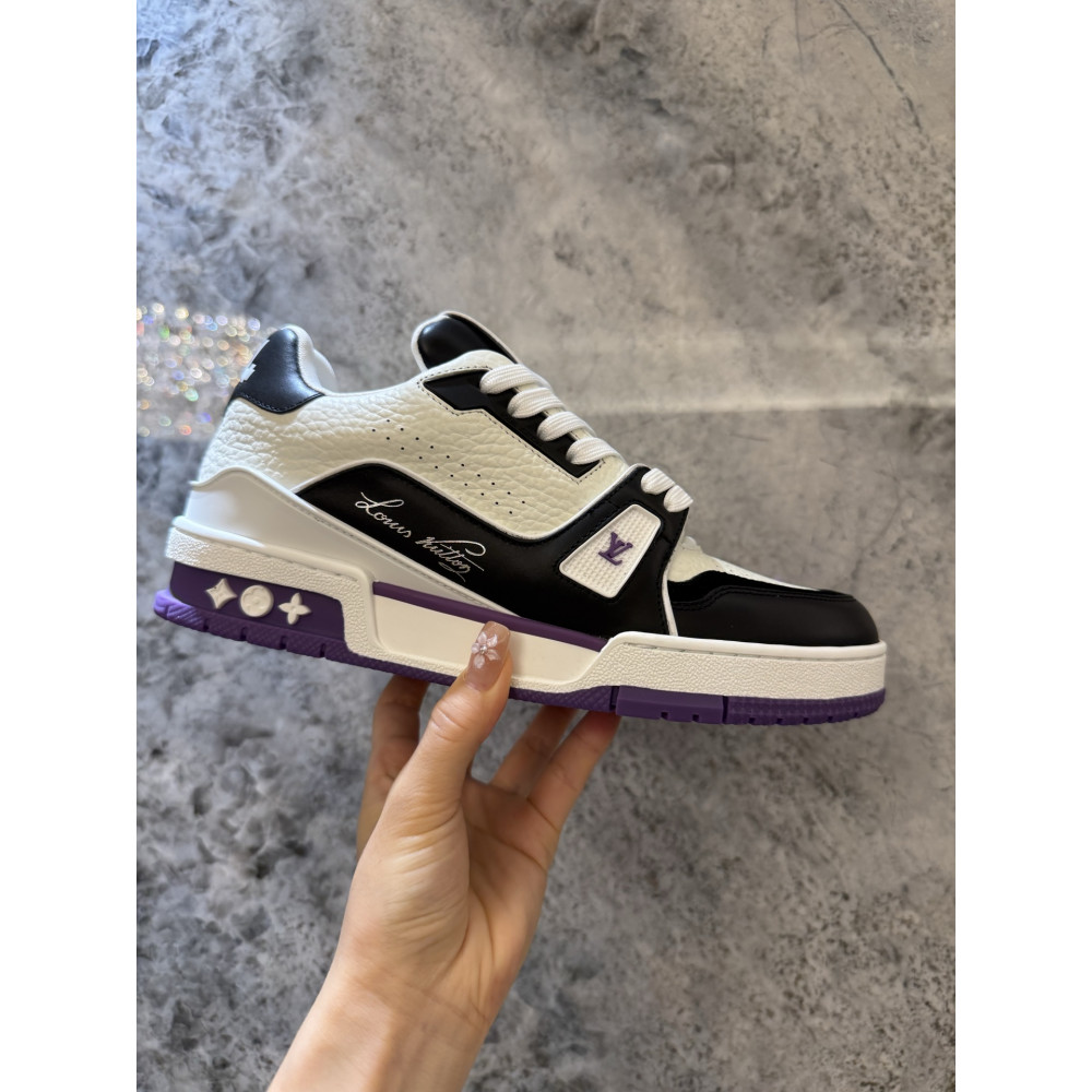 Louis Vuitton Trainer Classic Unisex Sneakers