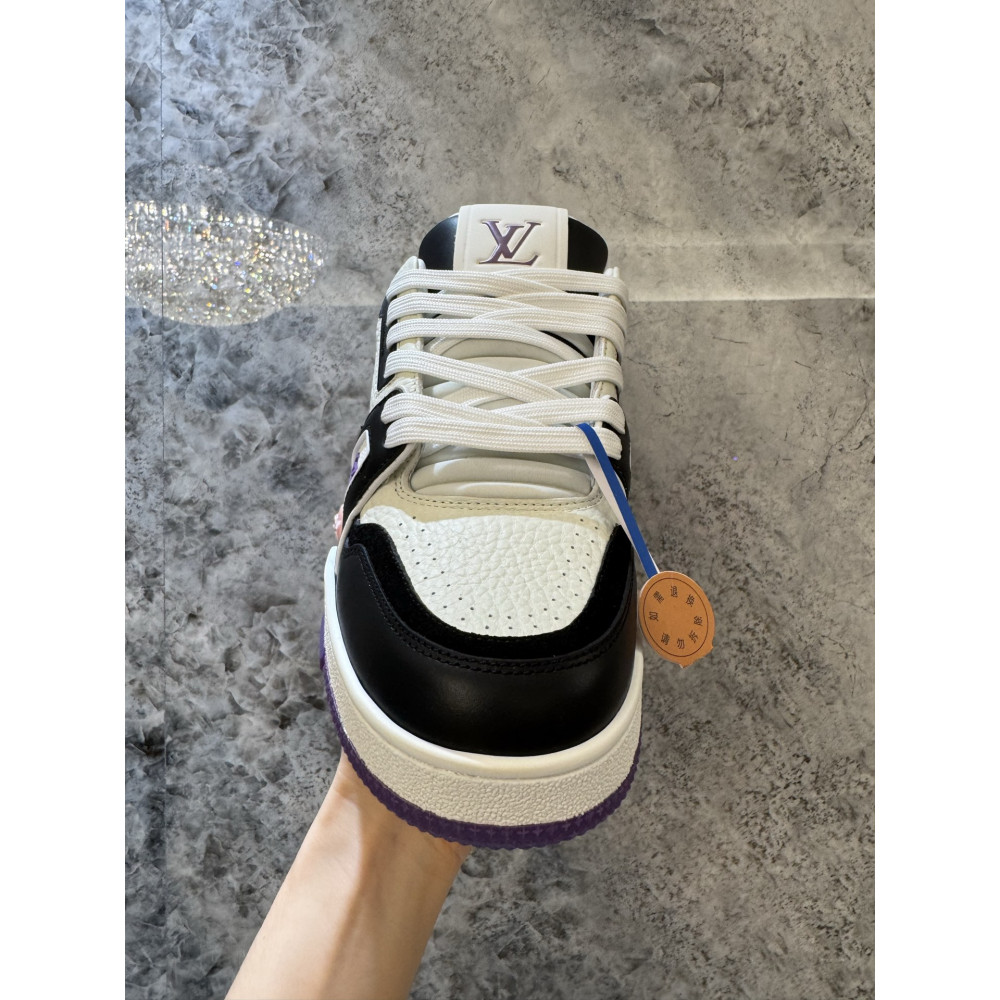 Louis Vuitton Trainer Classic Unisex Sneakers