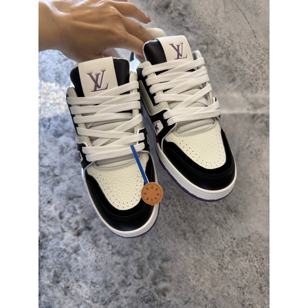 Louis Vuitton Trainer Classic Unisex Sneakers