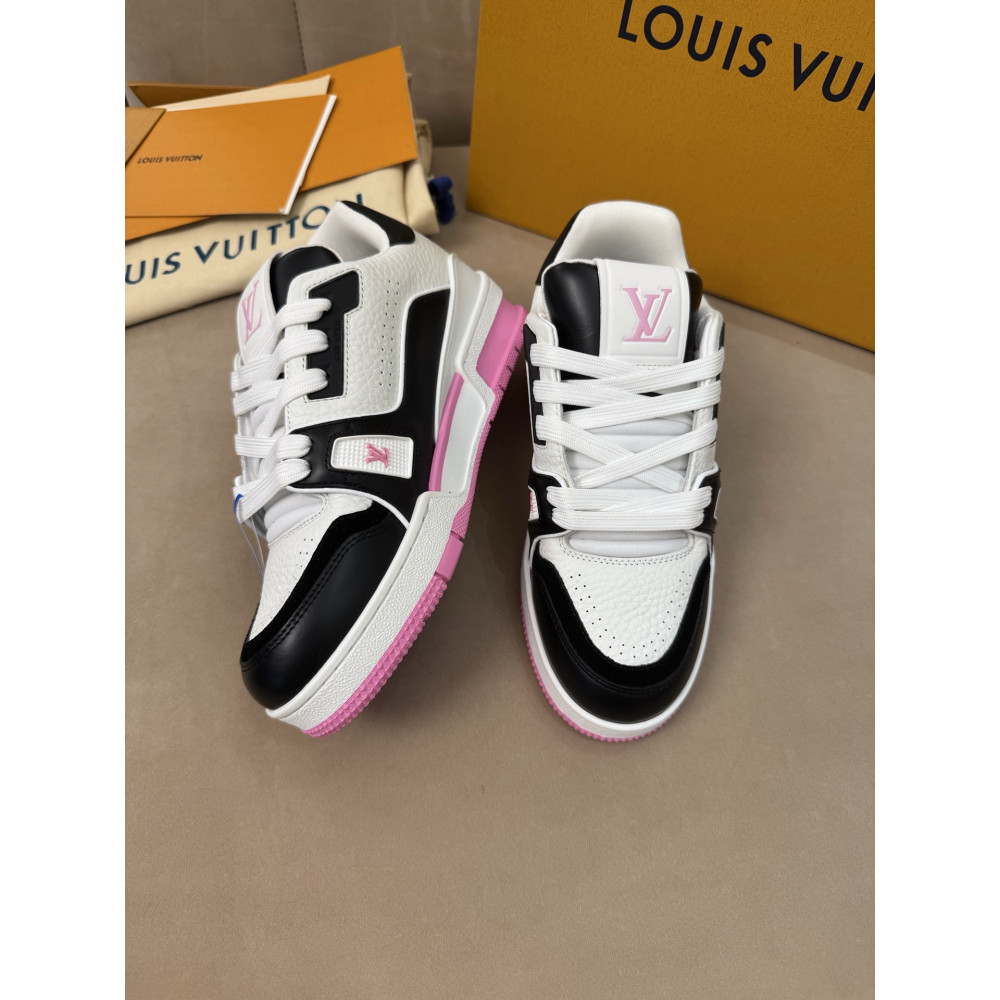 Louis Vuitton Trainer Classic Unisex Sneakers
