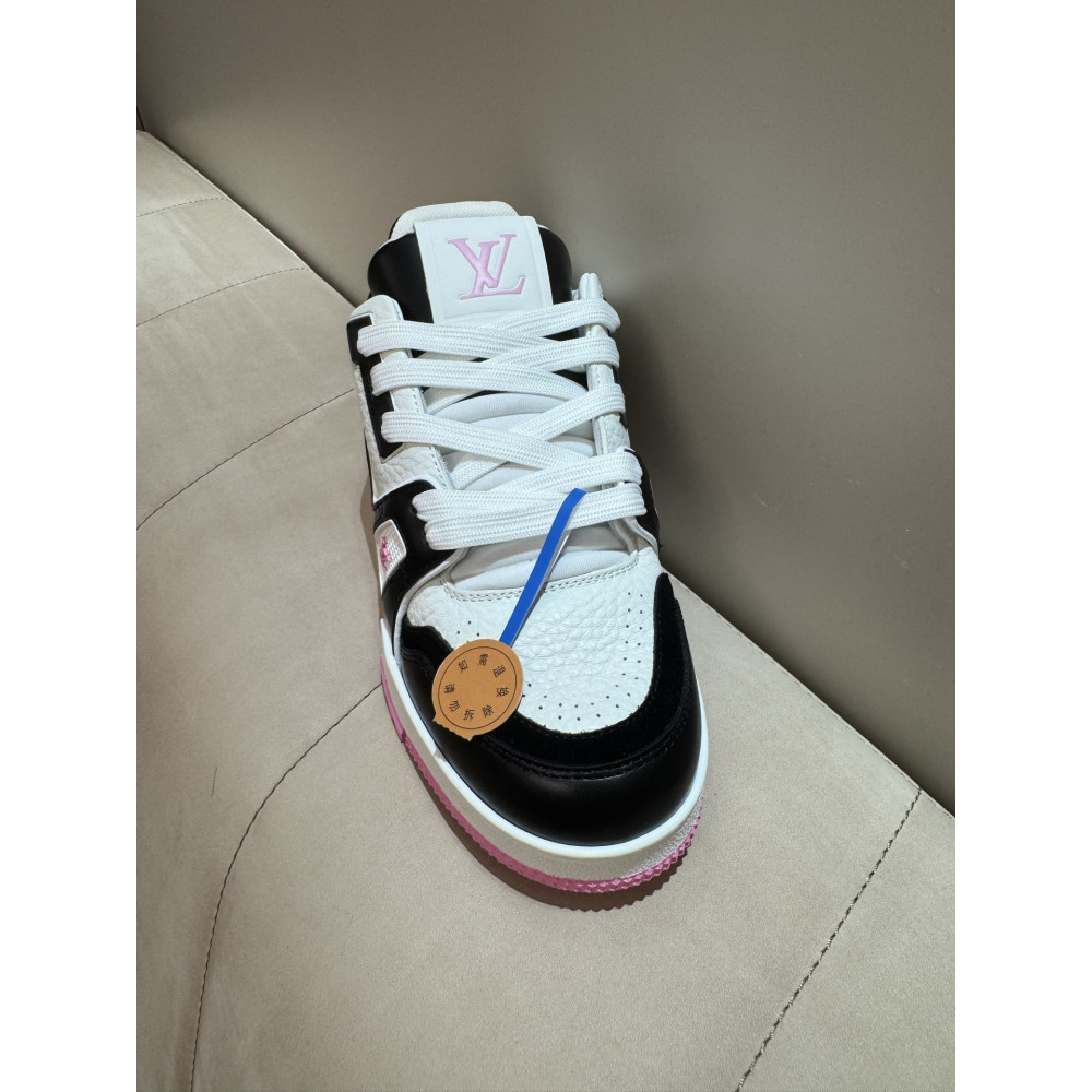 Louis Vuitton Trainer Classic Unisex Sneakers