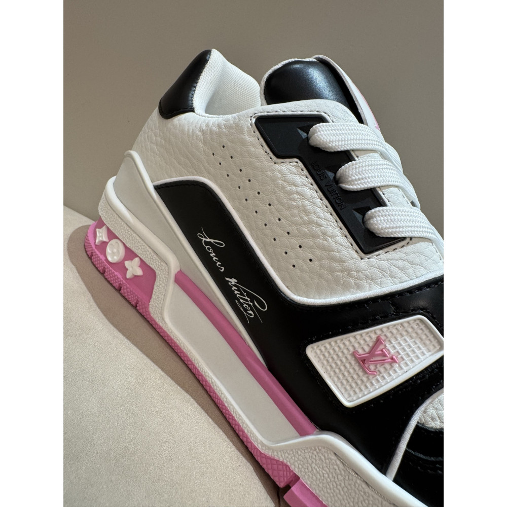 Louis Vuitton Trainer Classic Unisex Sneakers