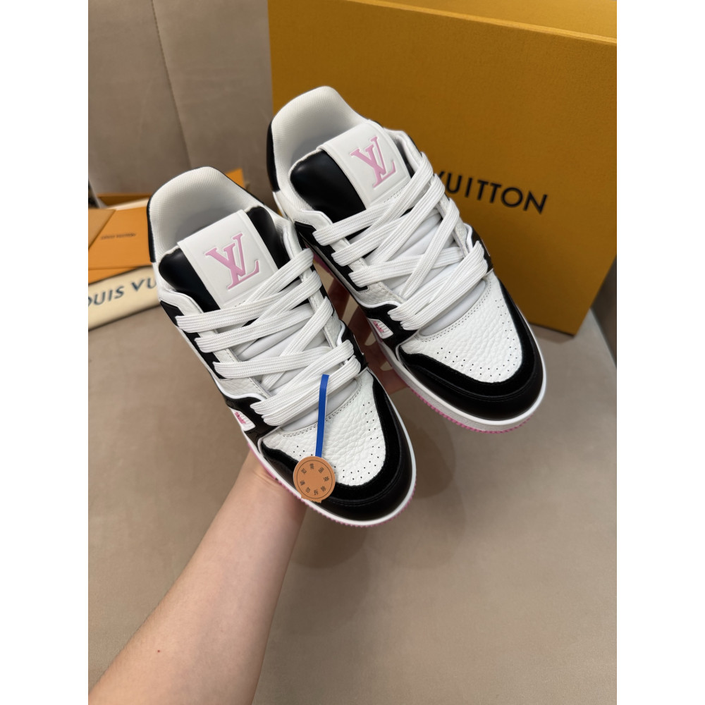 Louis Vuitton Trainer Classic Unisex Sneakers