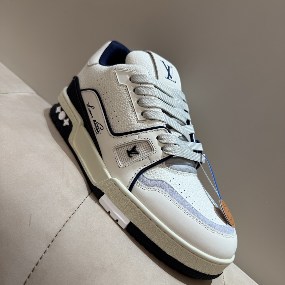 Louis Vuitton Trainer Classic Unisex Sneakers
