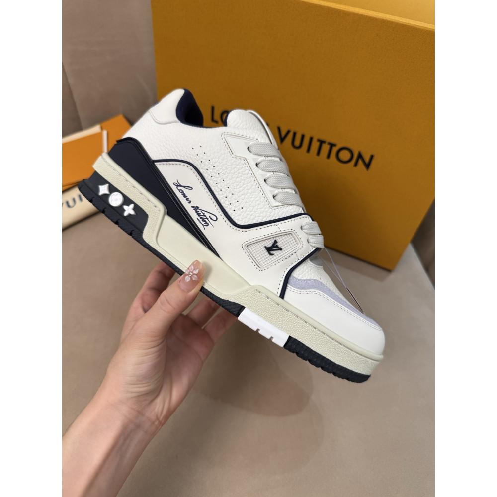 Louis Vuitton Trainer Classic Unisex Sneakers