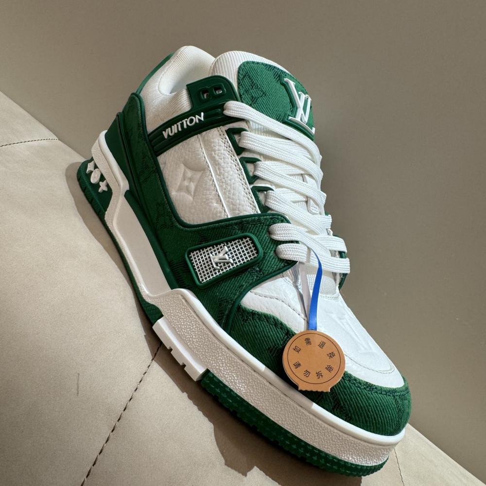 Louis Vuitton Trainer Classic Unisex Sneakers