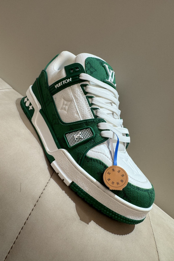 Louis Vuitton Trainer Classic Unisex Sneakers