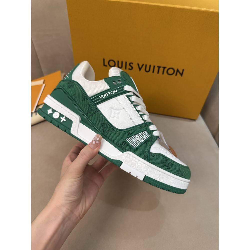 Louis Vuitton Trainer Classic Unisex Sneakers