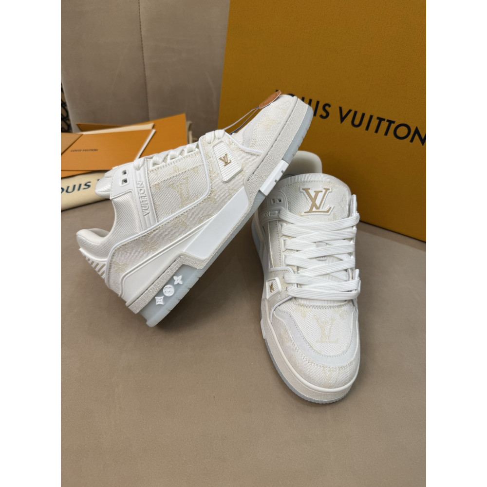 Louis Vuitton Trainer Classic Unisex Sneakers