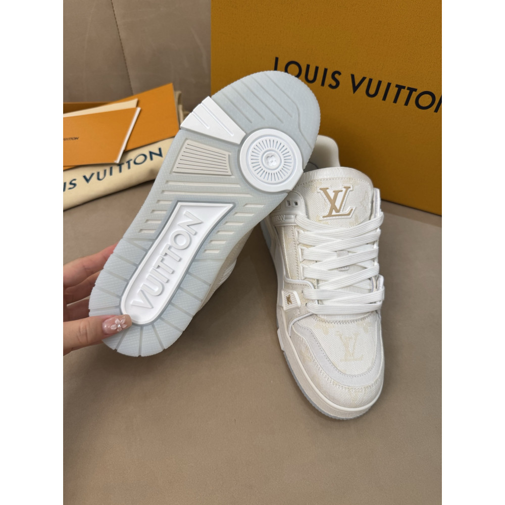 Louis Vuitton Trainer Classic Unisex Sneakers