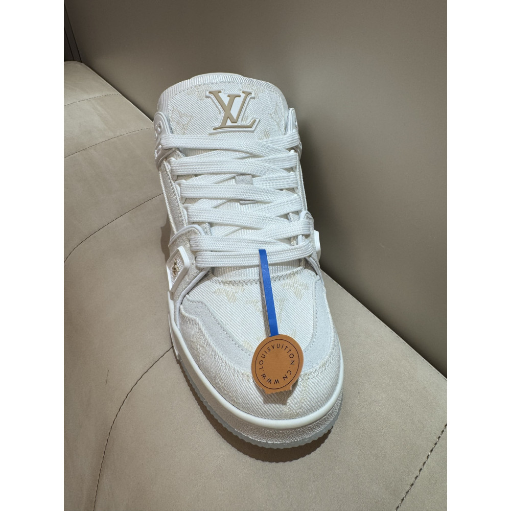 Louis Vuitton Trainer Classic Unisex Sneakers