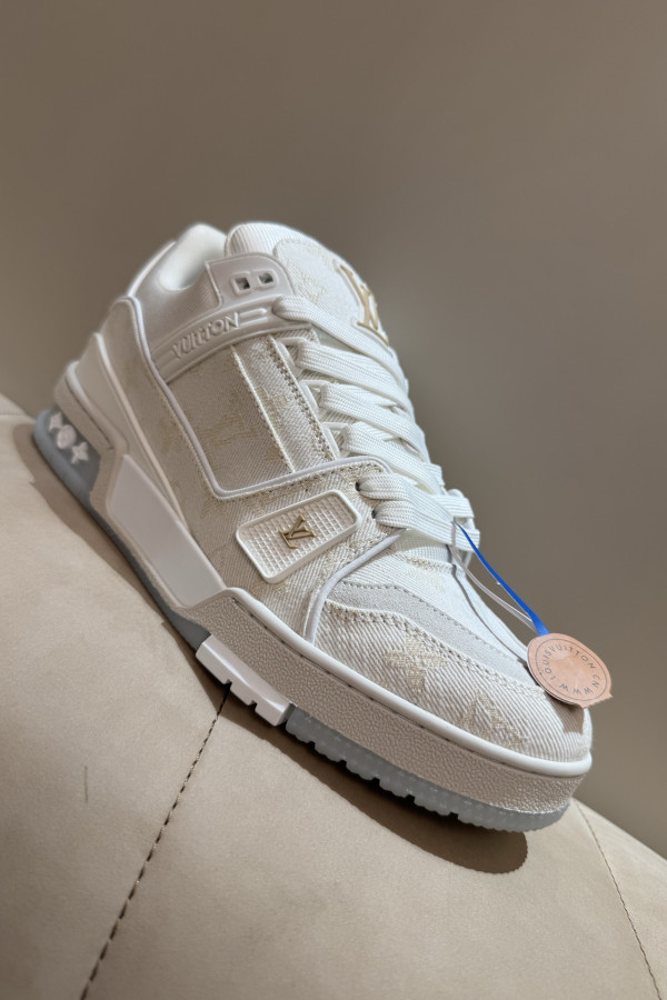 Louis Vuitton Trainer Classic Unisex Sneakers