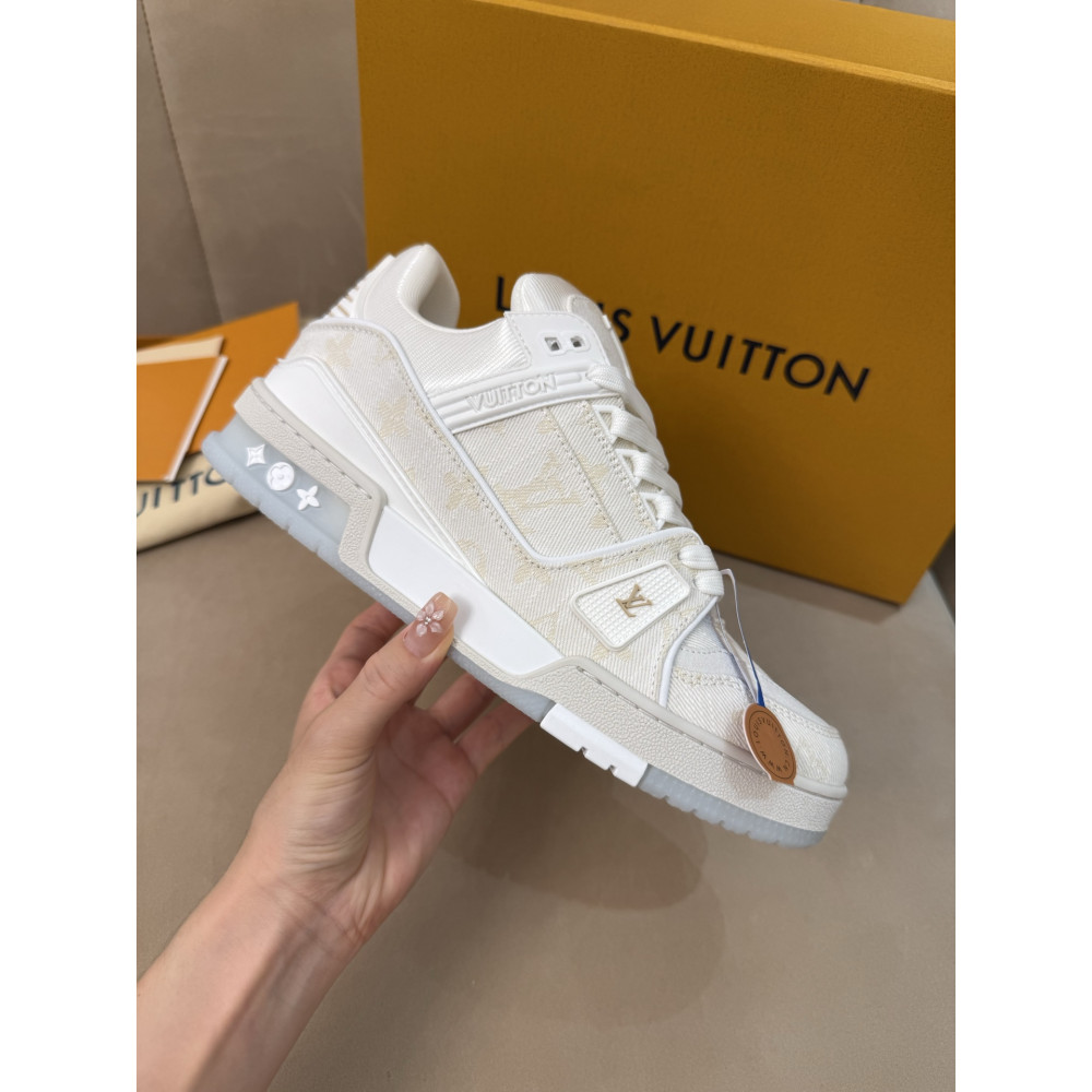 Louis Vuitton Trainer Classic Unisex Sneakers